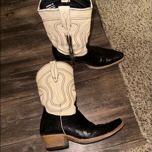 Size 8 Freebird Warwick Boots